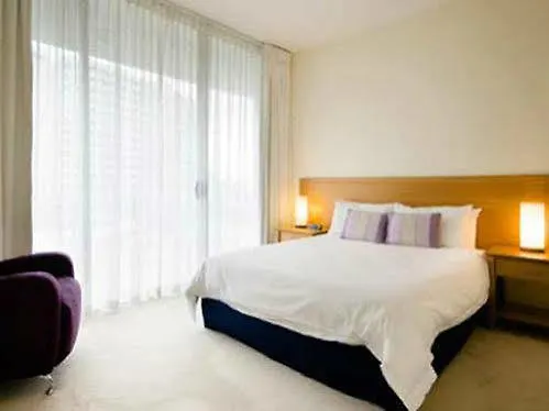 The Point Residences Μπρίσμπεϊν 0*,